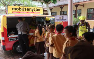 Kegiatan Mobil Senyum 2